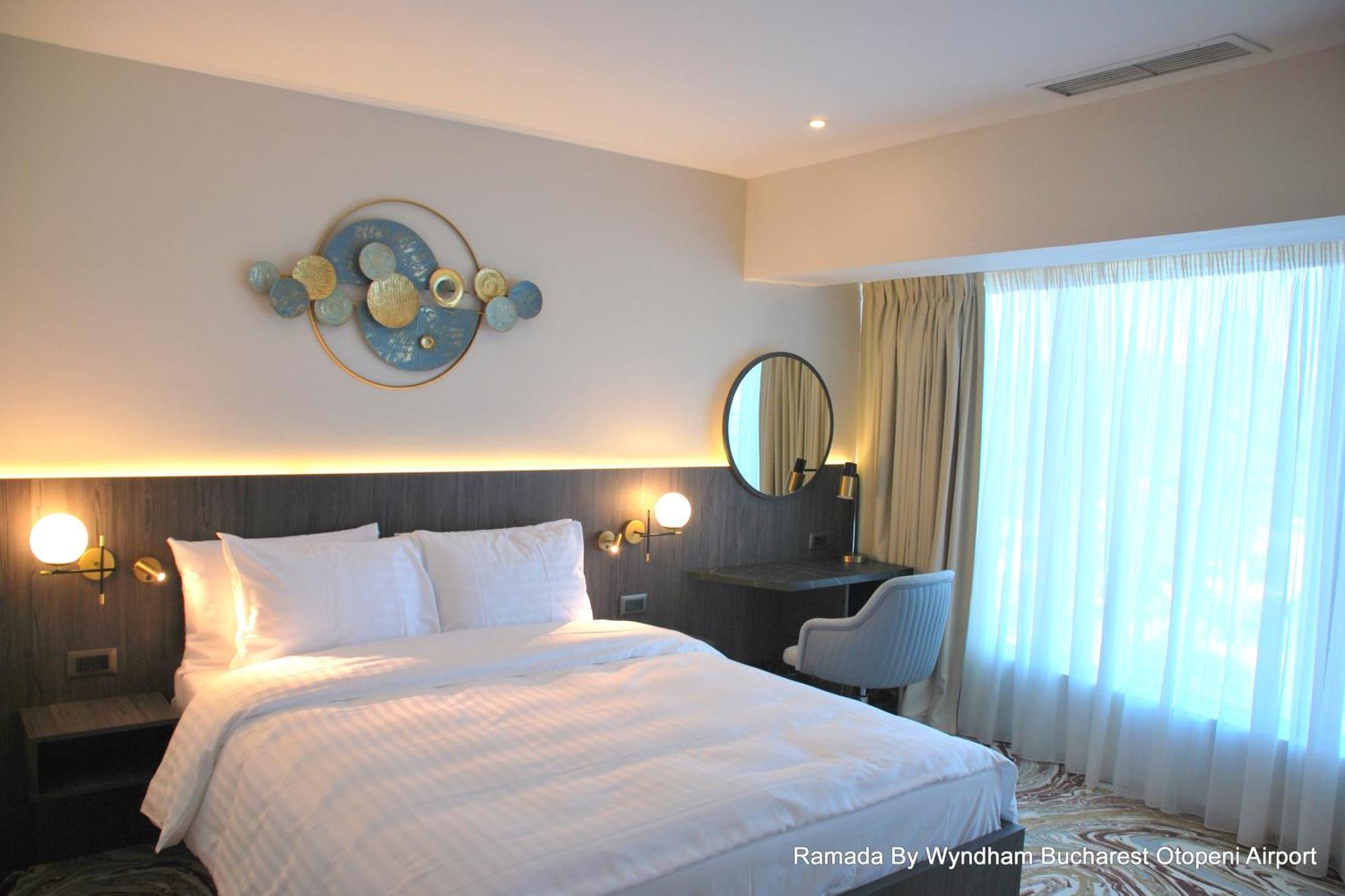 Ramada By Wyndham Bucharest Otopeni Airport エクステリア 写真