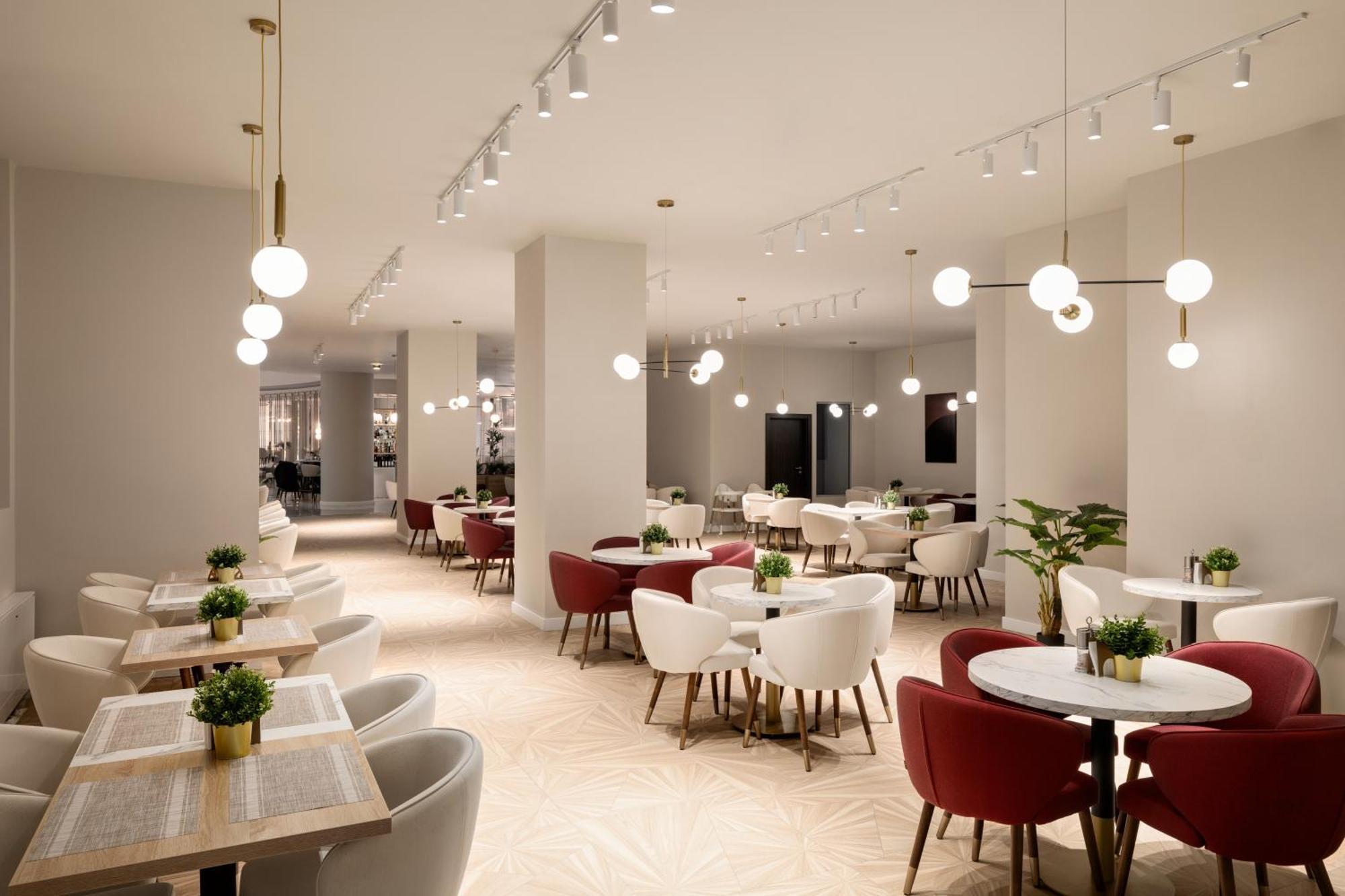 Ramada By Wyndham Bucharest Otopeni Airport エクステリア 写真