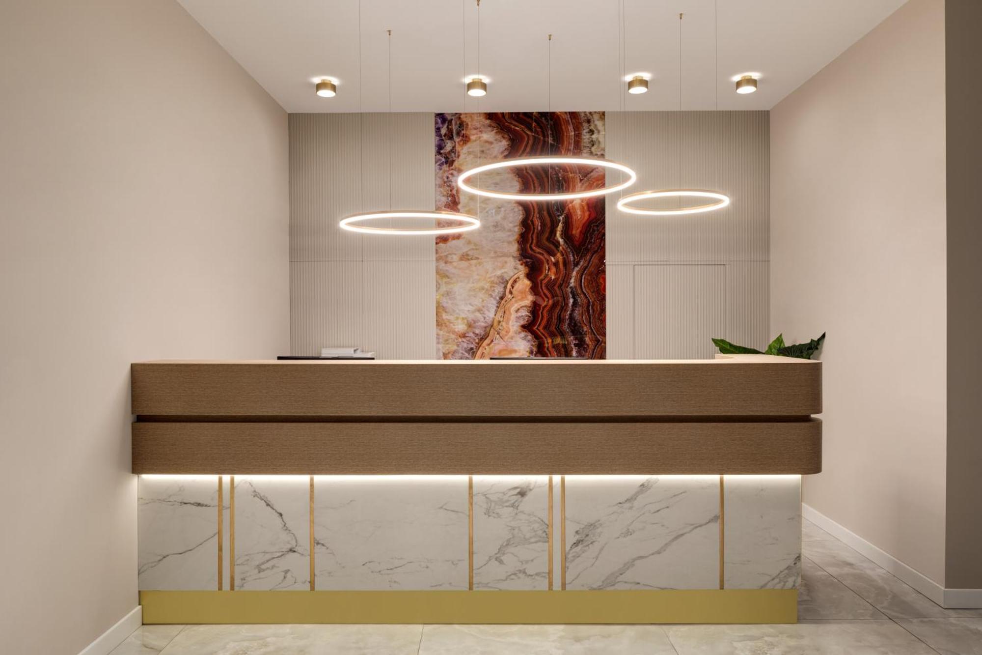 Ramada By Wyndham Bucharest Otopeni Airport エクステリア 写真