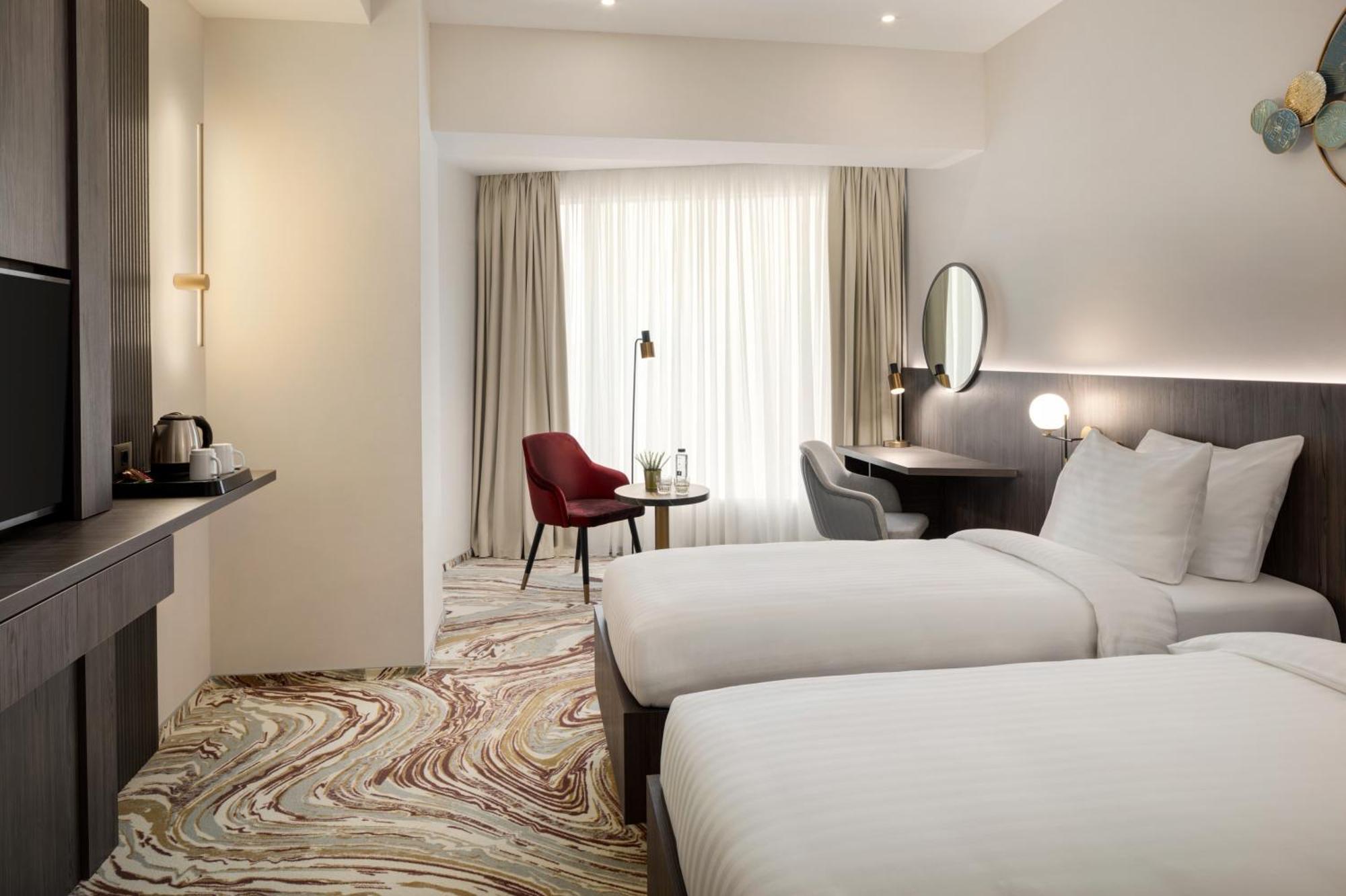 Ramada By Wyndham Bucharest Otopeni Airport エクステリア 写真