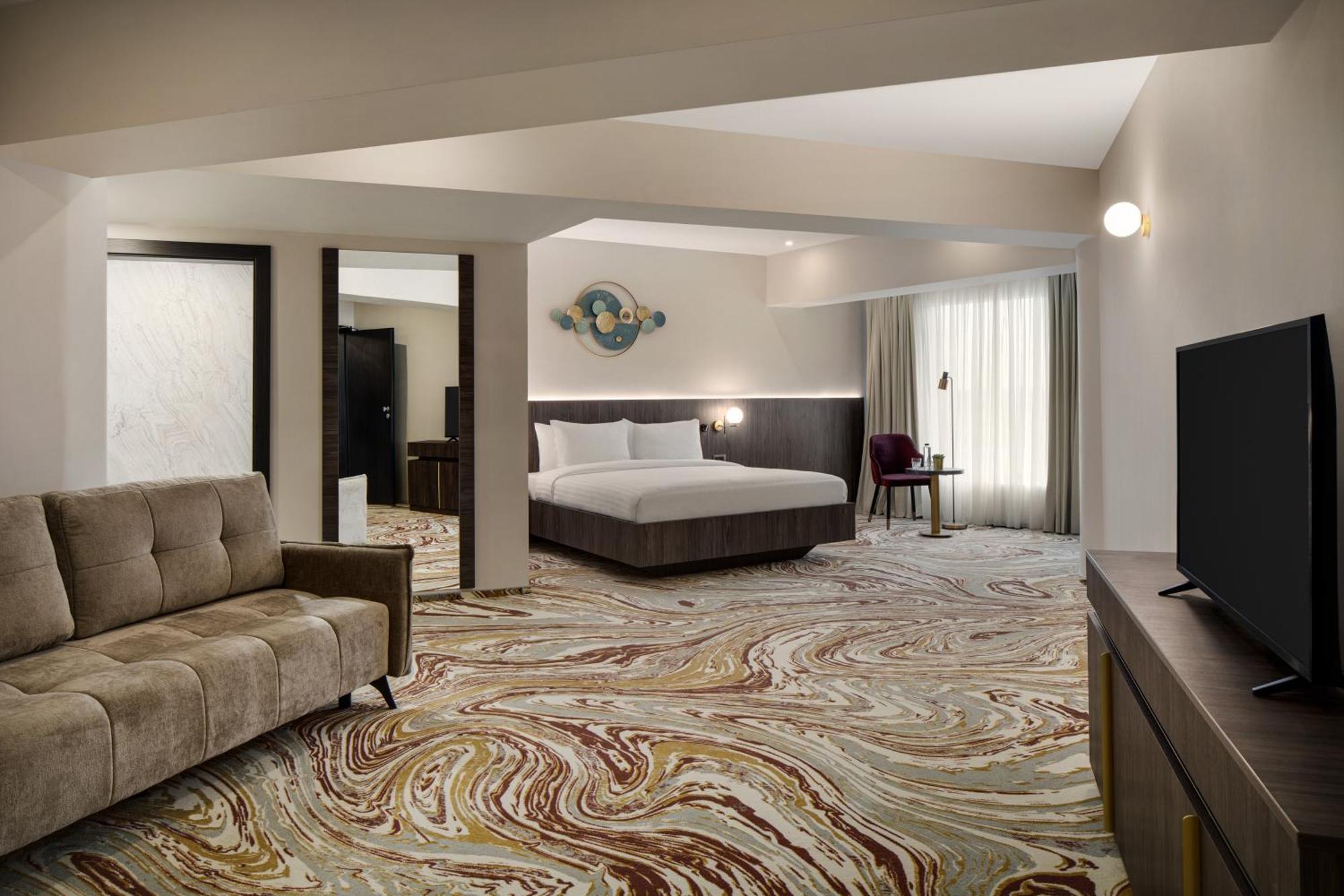 Ramada By Wyndham Bucharest Otopeni Airport エクステリア 写真
